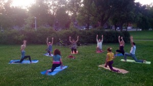 Guerina Pellizzi - Studio Pleinement Yoga - yoga au parc